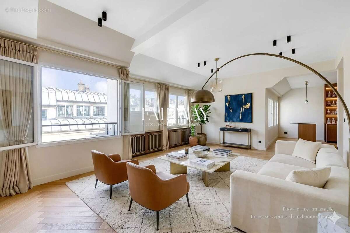 Appartement à PARIS-8E