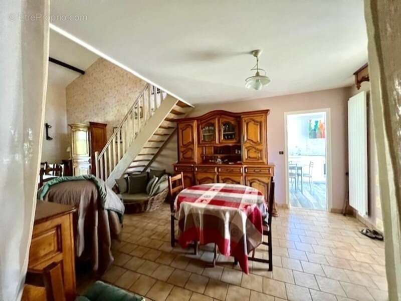Maison à SAINTES