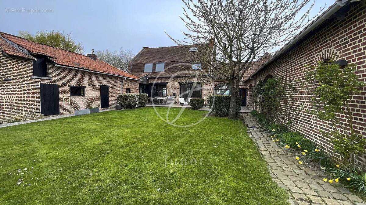 Maison à QUESNOY-SUR-DEULE