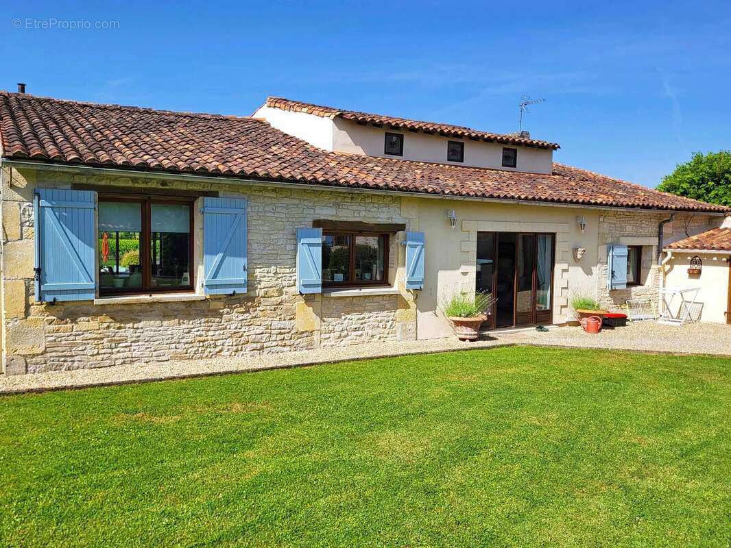 Maison à BREVILLE