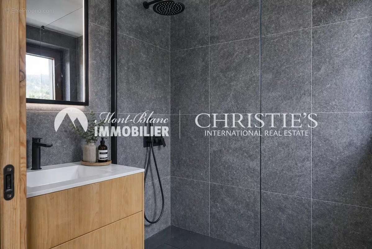 Appartement à DEMI-QUARTIER
