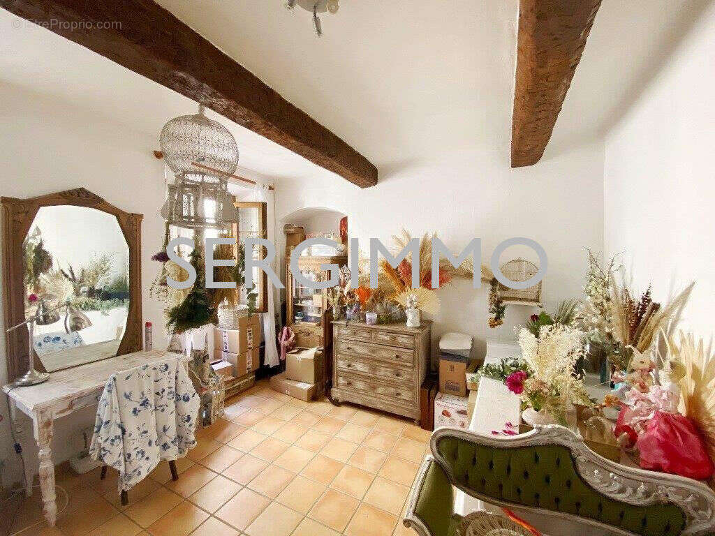 Maison à MONTAUROUX