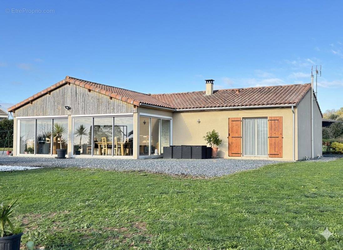 Maison à THEIL-RABIER