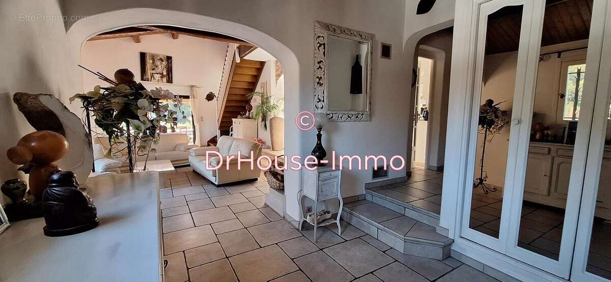 Maison à SOLLIES-TOUCAS