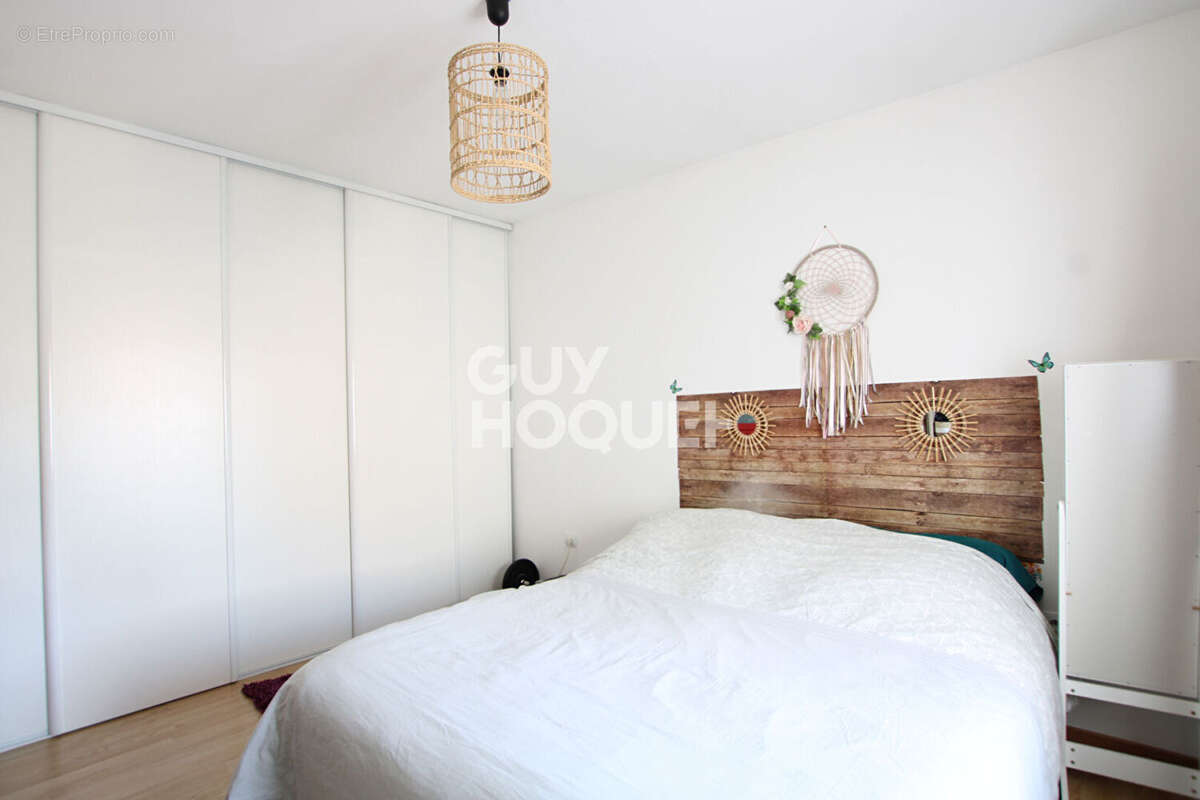 Maison à ENTRAIGUES-SUR-LA-SORGUE