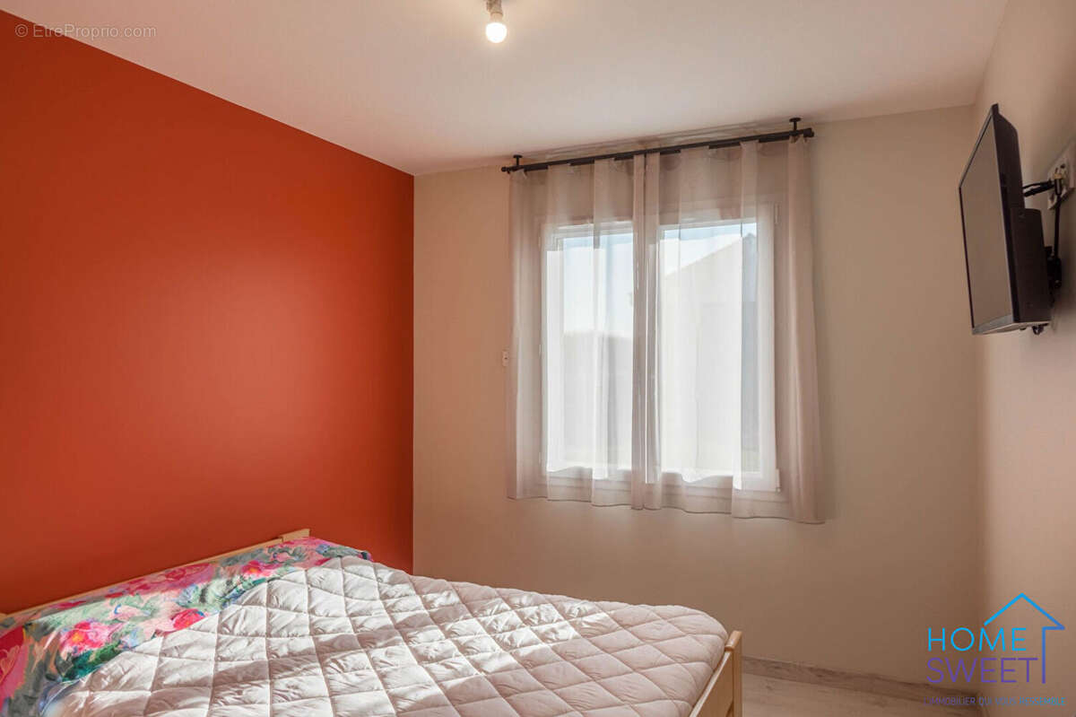 Maison à SAINT-DENIS-DE-L&#039;HOTEL