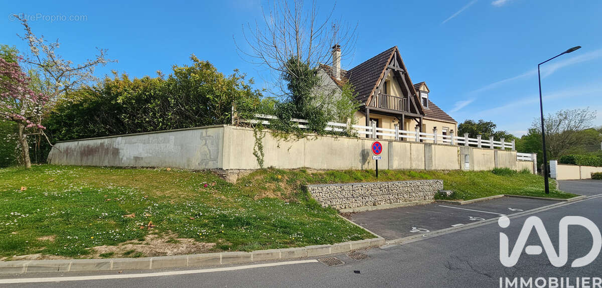 Photo 2 - Maison à MONTEREAU-FAULT-YONNE