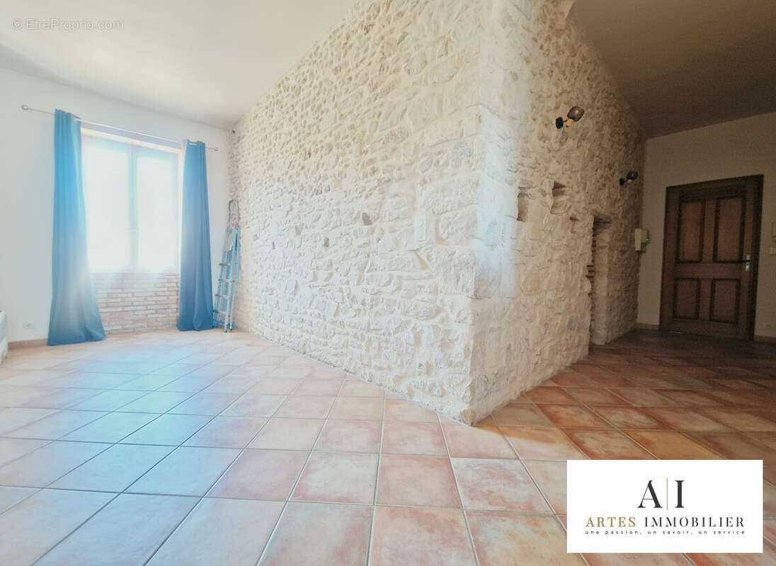 Appartement à MONTBOUCHER-SUR-JABRON
