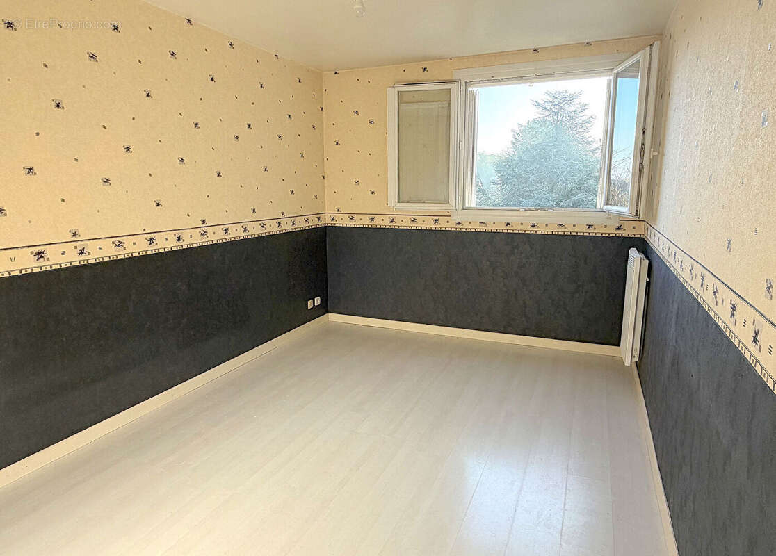 Appartement à MONTIGNY-LE-BRETONNEUX