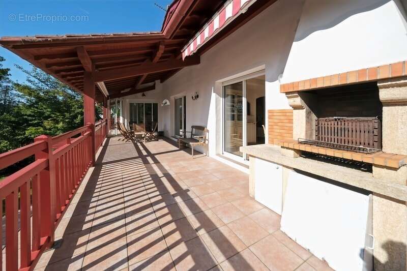 Maison à BASSUSSARRY