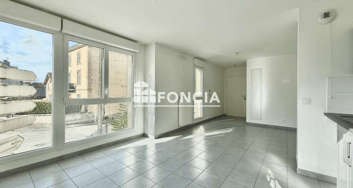Appartement à BOURGOIN-JALLIEU