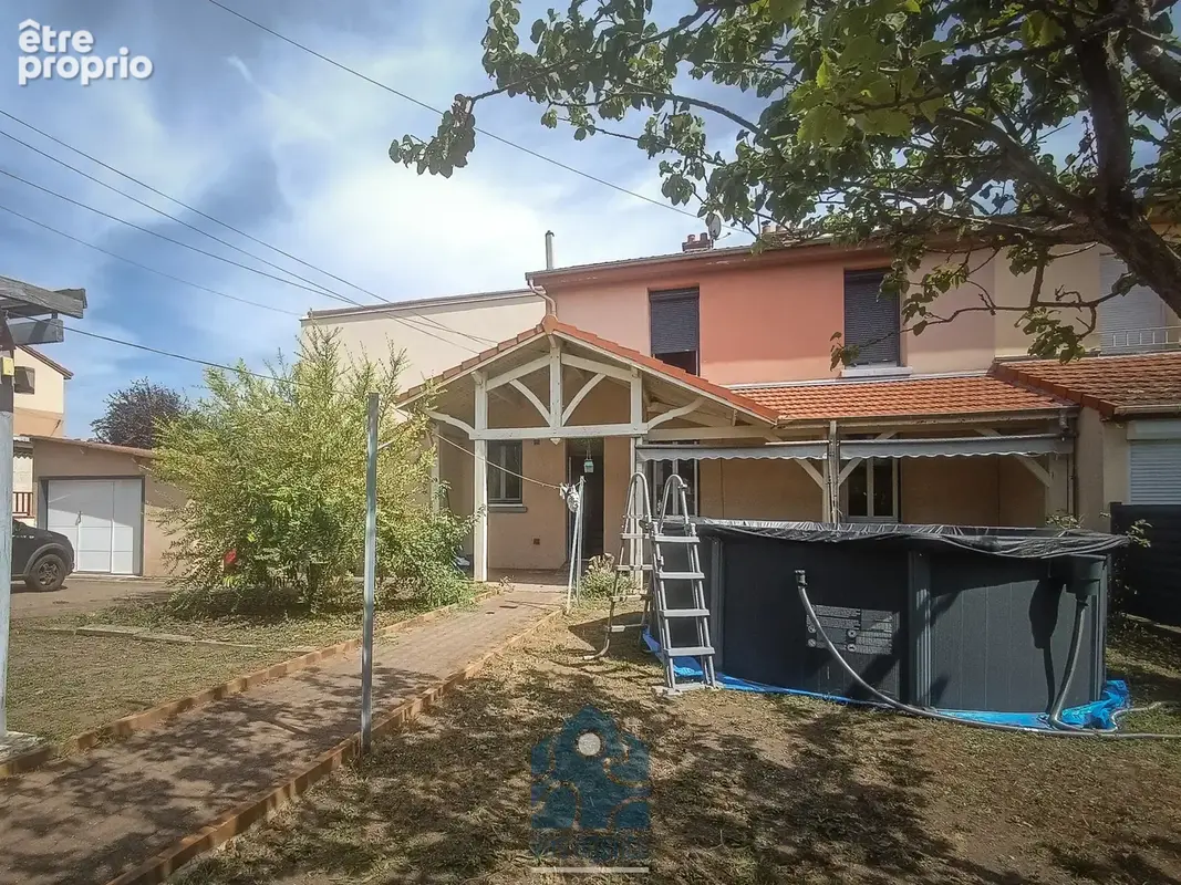 Maison 4 pièces avec jardin et garage - photo 2