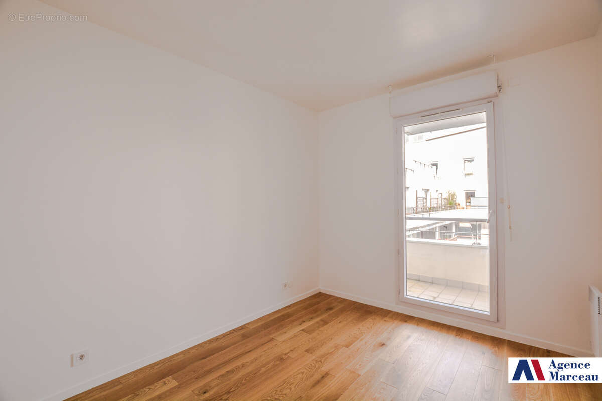 Appartement à COURBEVOIE