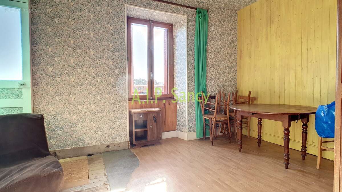 Maison à CHAMBON-SUR-LAC