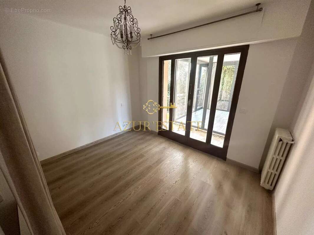 Appartement à ROQUEBRUNE-CAP-MARTIN