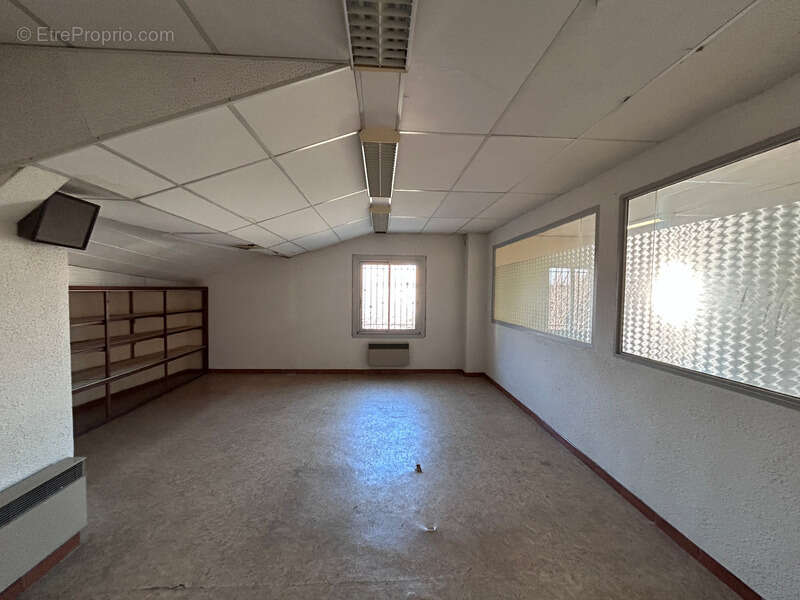 Commerce à PIERRELATTE