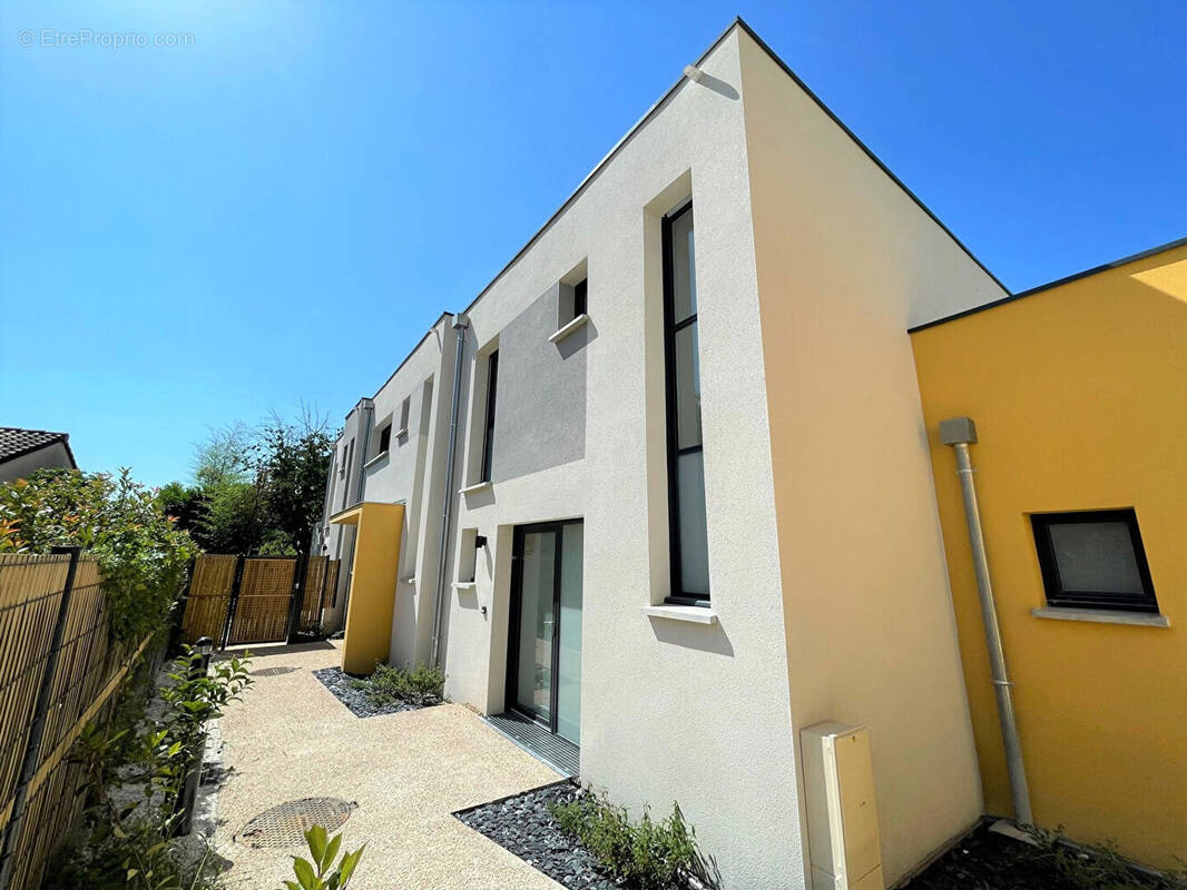 Maison à CASTELGINEST