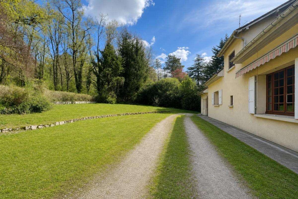Maison à POLIGNY