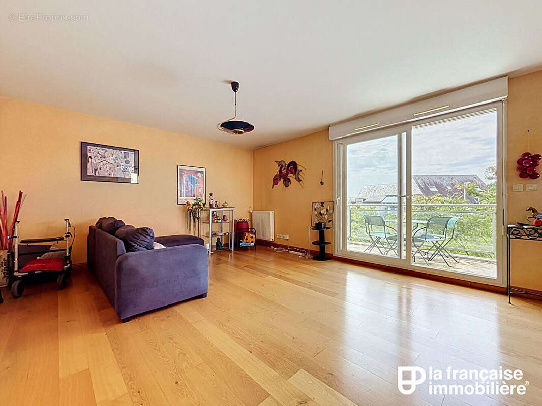 Appartement à MONTGERMONT