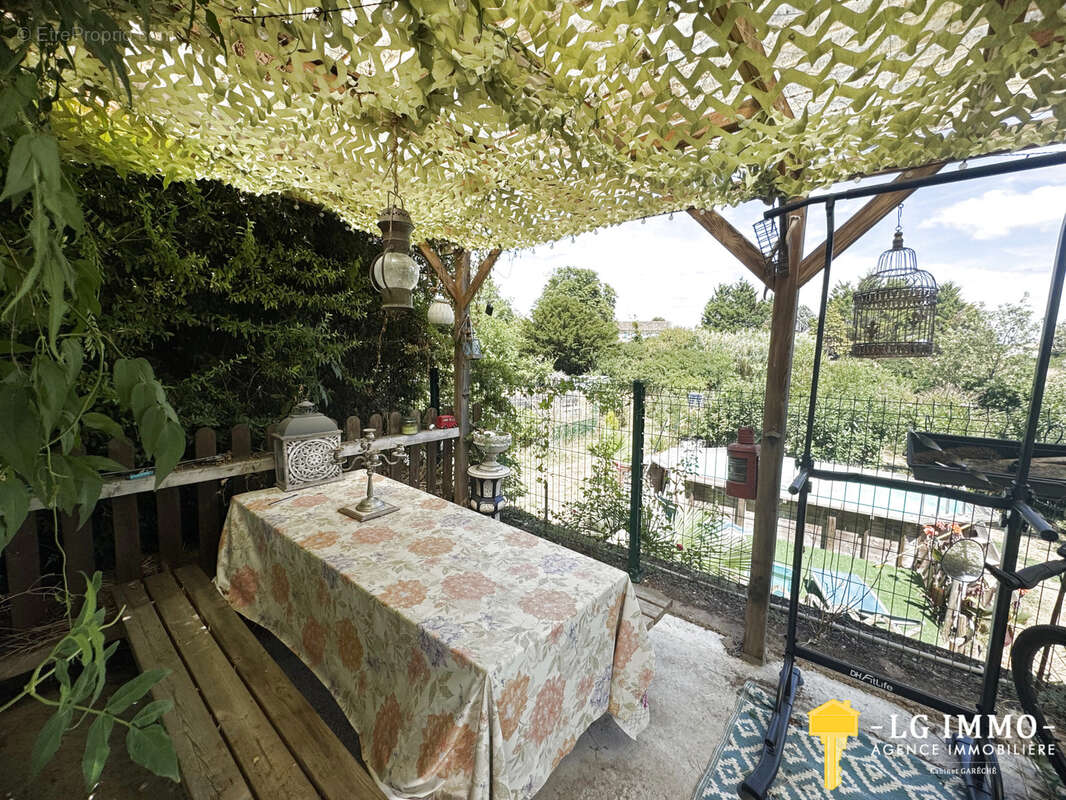 Maison ancienne rénovée avec  dependances, jardin de 1000 m2 et piscine au cœur de mortagne-sur-gironde - photo 40