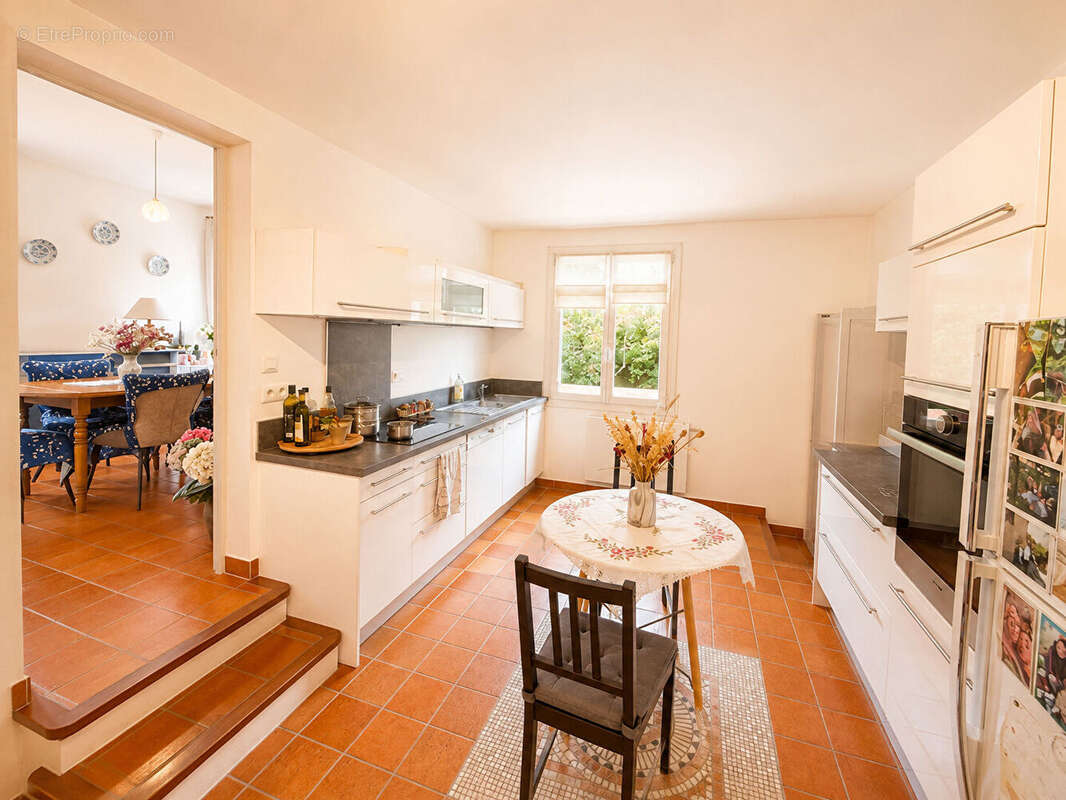 **Maison INDIVIDUELLE 4 pièces - 3 Chambres (130m²) ** Jardin  + Piscine** Stationnement & Garage ** Saint Mandrier sur mer (834 - photo 6