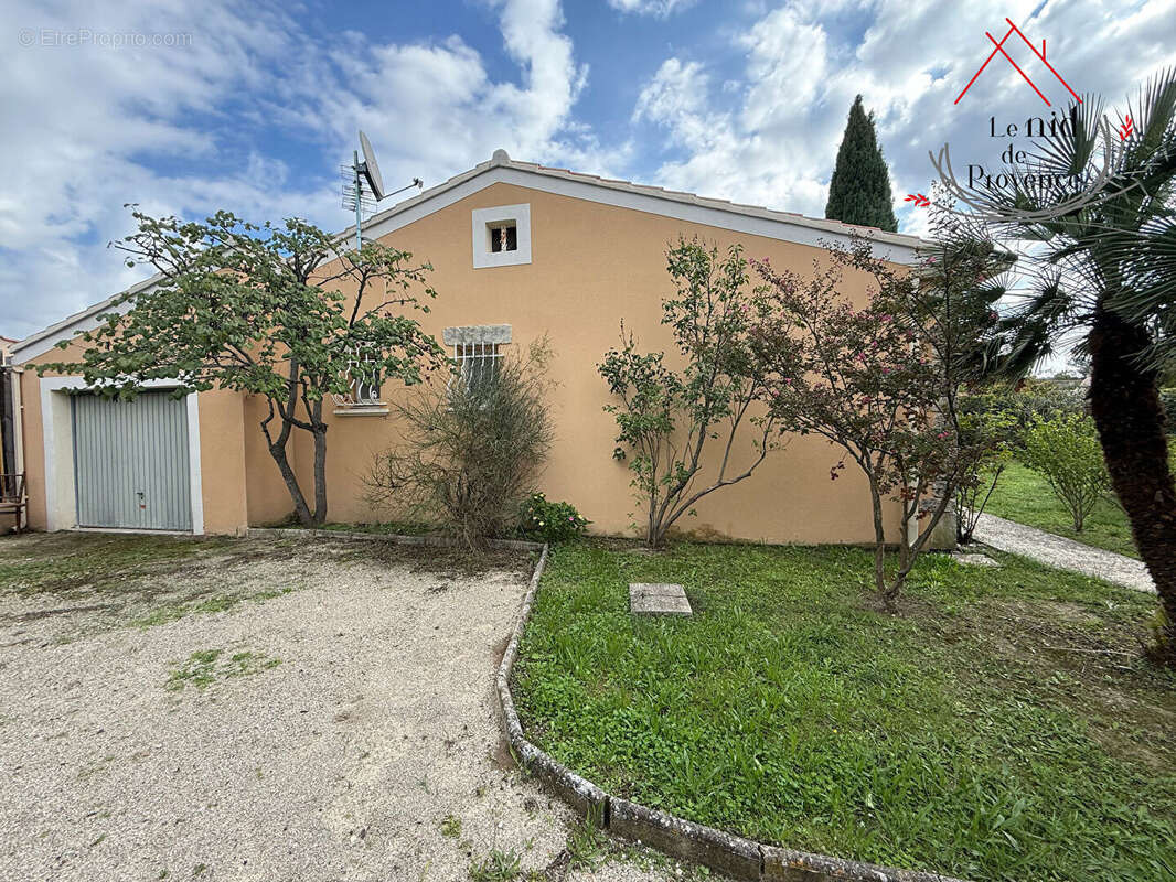 Maison à PERNES-LES-FONTAINES