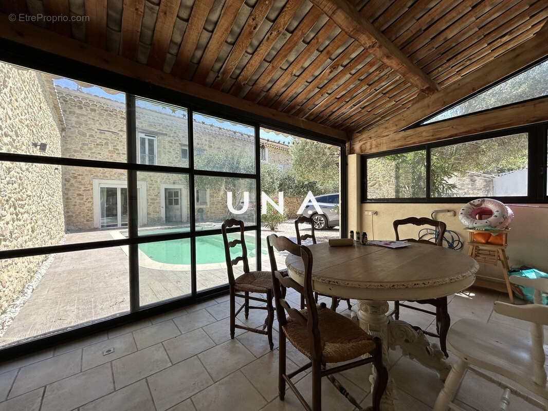 Maison à LAUDUN-L'ARDOISE