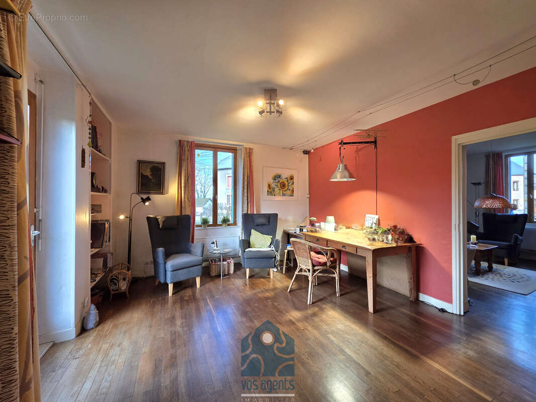 Maison à SAINT-GERVAIS-D'AUVERGNE