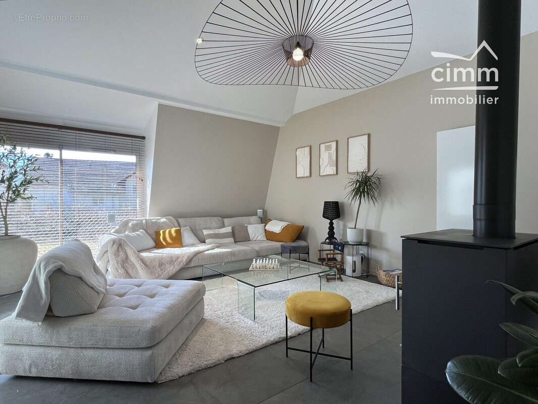 Appartement à CHALLES-LES-EAUX