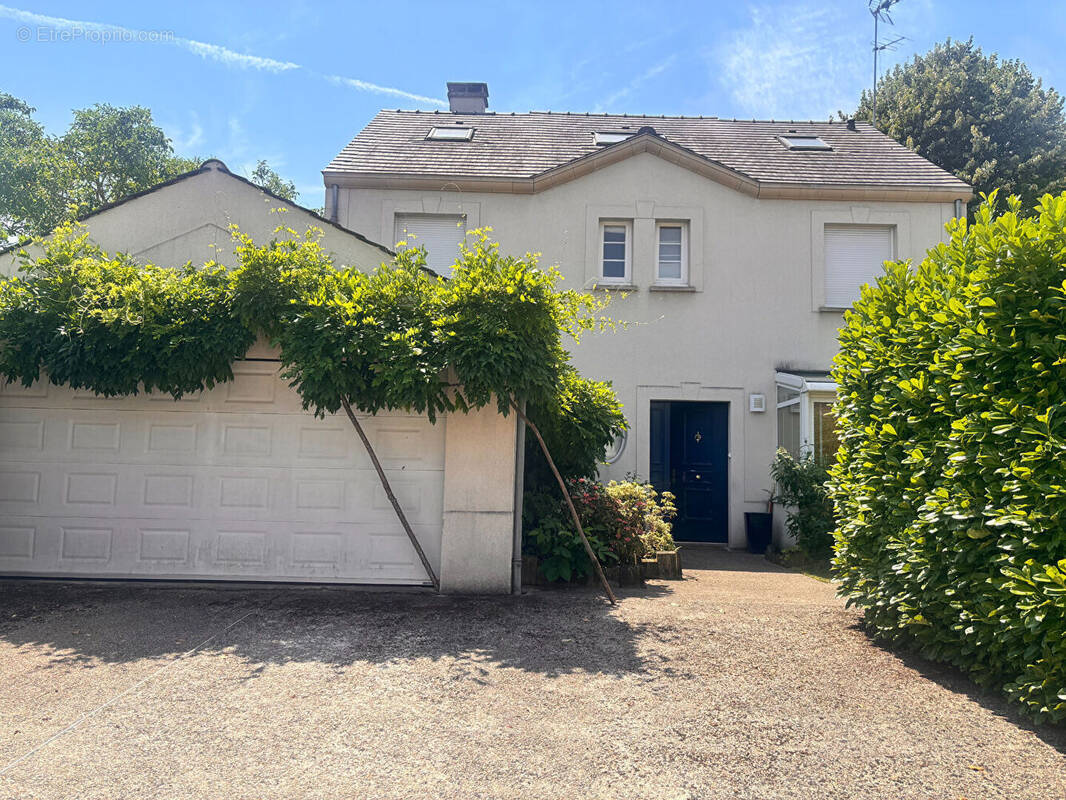 Maison à BALLAINVILLIERS
