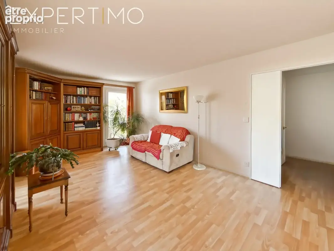 Margency. 3 pièces avec balcon   double séjour 30 m2   2? chambre possible   parking - photo 4