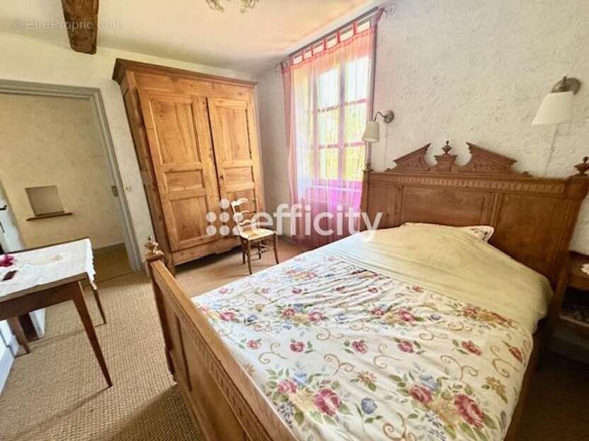 Maison à SERMENTIZON