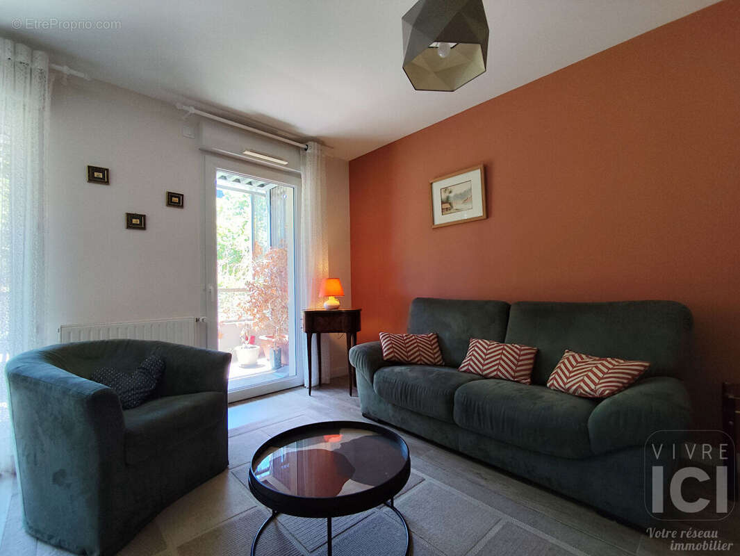 À vendre  orvault bourg t4 configuré en t3 avec superbe pièce de vie de 40 m² ! - photo 2