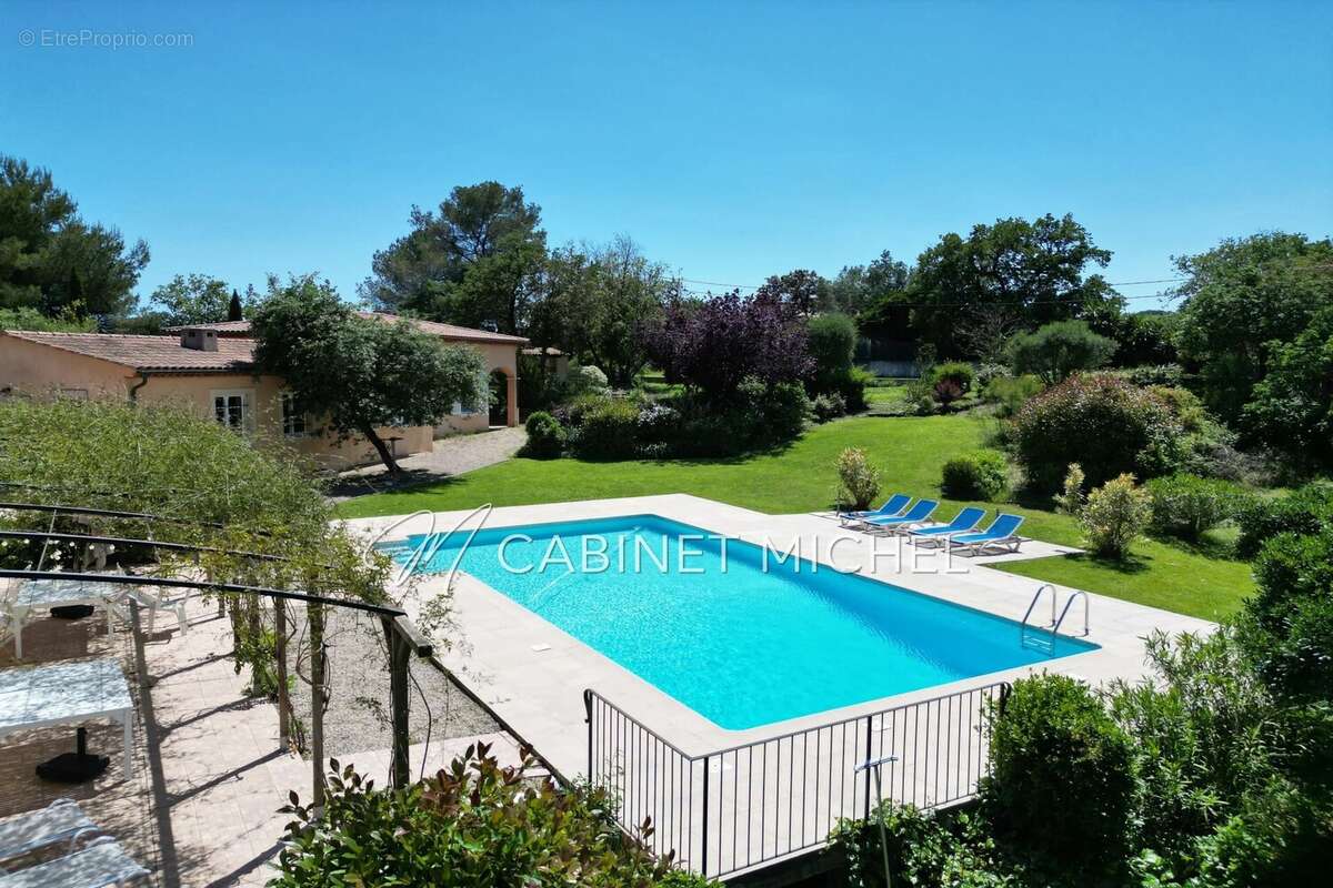 Maison à ROQUEFORT-LES-PINS