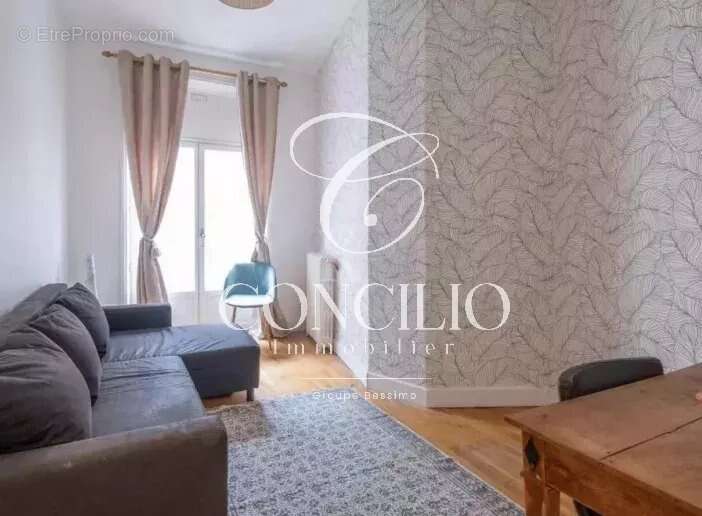 Appartement à PARIS-8E