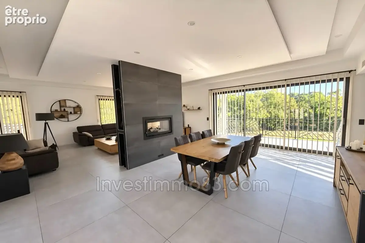 Maison 8 pièces 290 m² à vendre à Roquevaire (13360) - photo 2