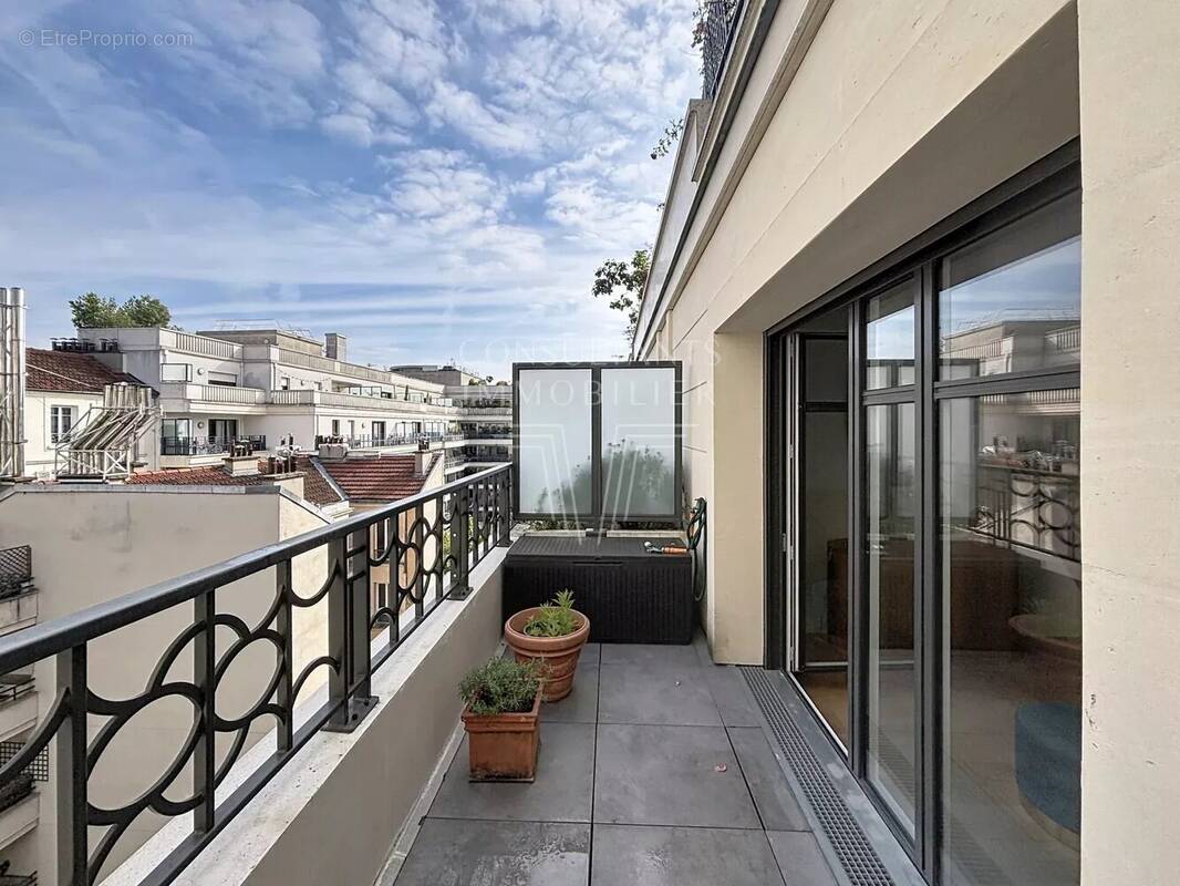 Appartement à LEVALLOIS-PERRET
