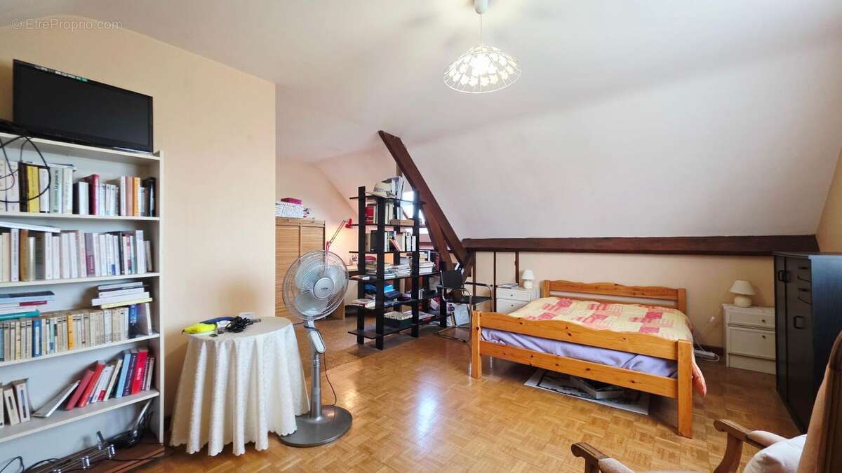 Maison de 162m² 7 pieces 6 chambres sous-sol garage jardin - photo 13