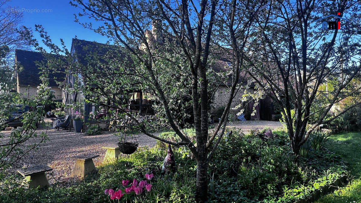 Maison à MOUTIERS-AU-PERCHE