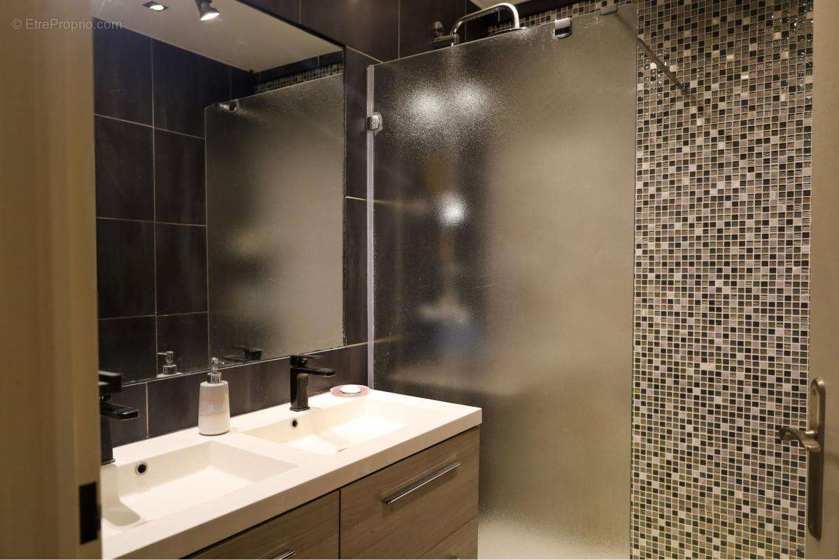 Appartement à PEILLE