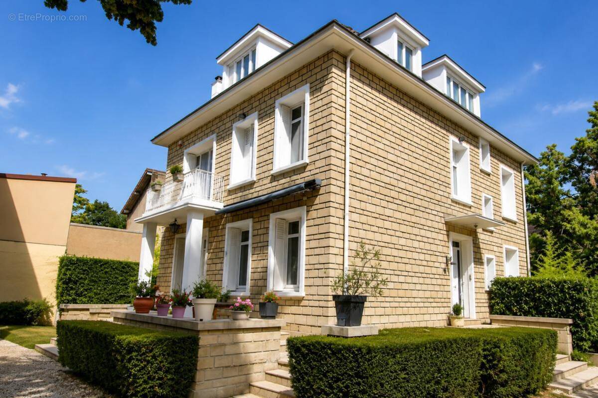 Maison à COLOMBES