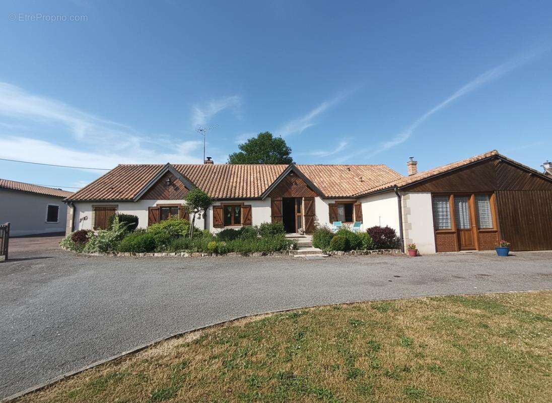 Maison à MAGNY-COURS