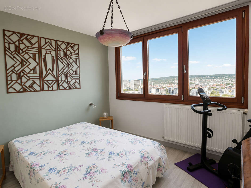 Bel appartement rénové avec vue, résidence sécurisée - photo 11