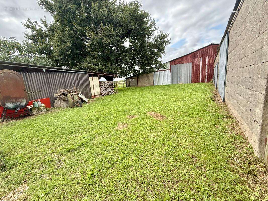 Terrain à PERRIGNY-SUR-L'OGNON