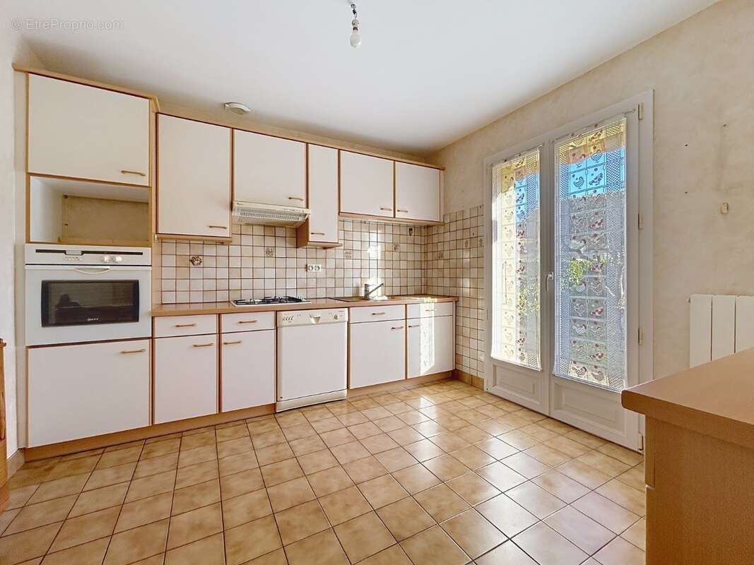 Maison à MONTELIMAR