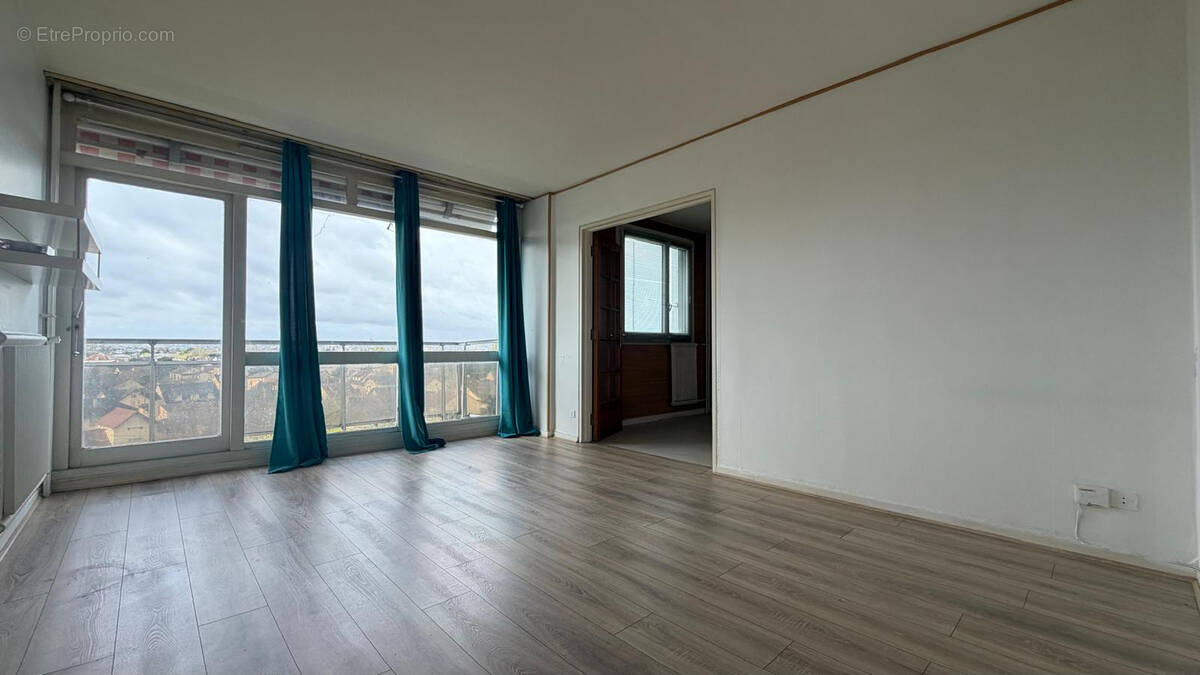 Appartement à LIVRY-GARGAN