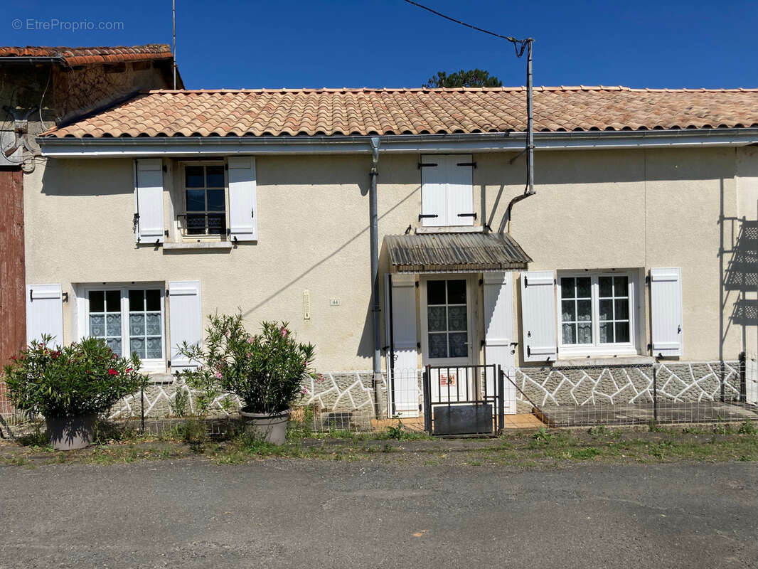 Maison à PRESSAC