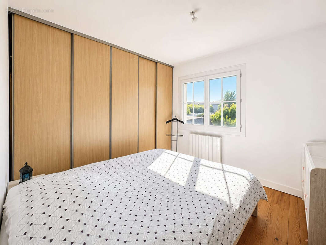 Maison+T2, 9 pièce(s) 155 m2 COGNAC - photo 4