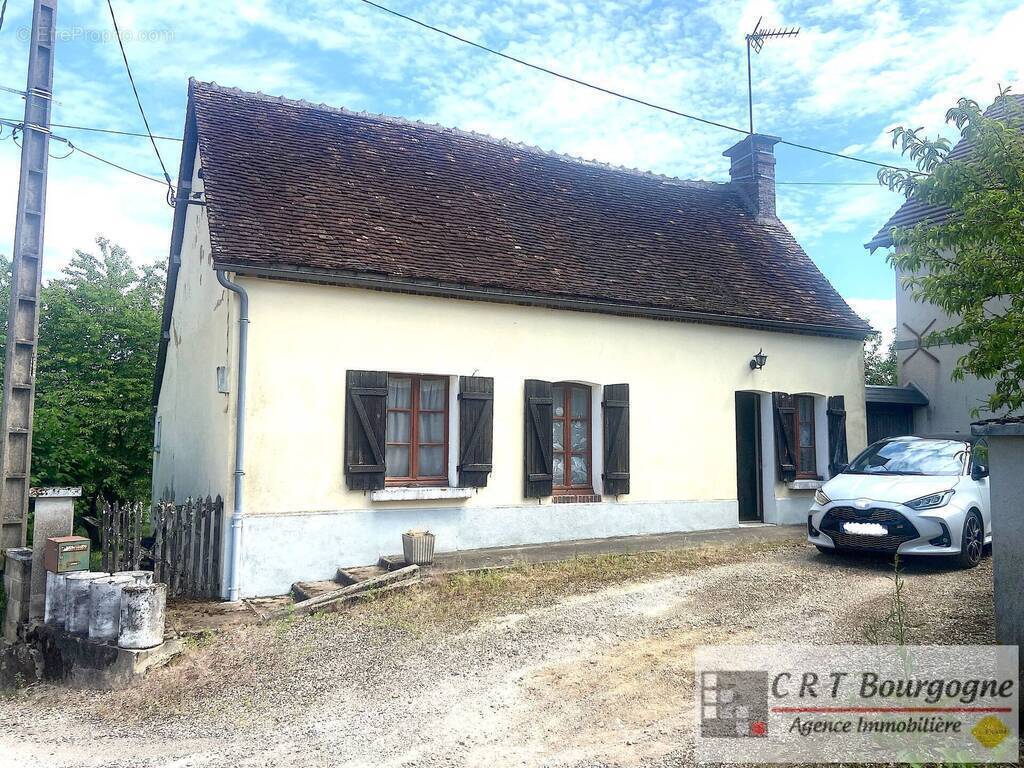 Maison à TOUCY