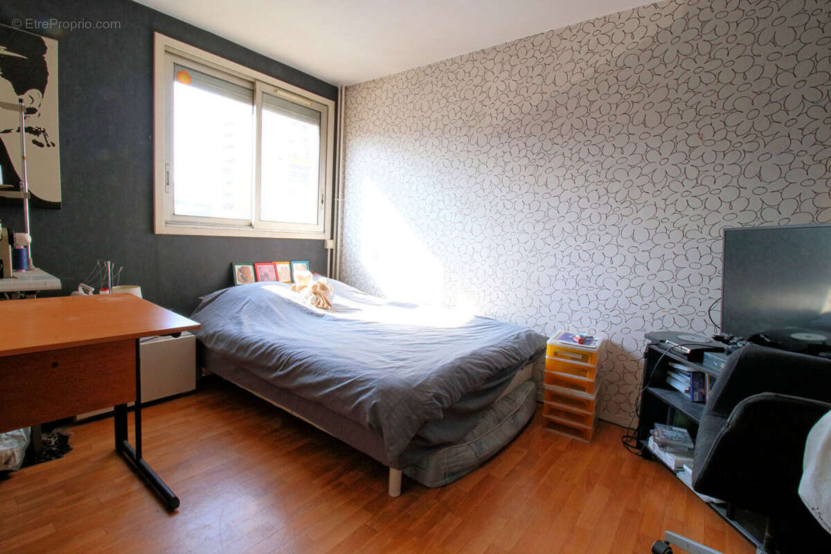 A vendre - bel appartement 4 pieces - garage - balcon - photo 5